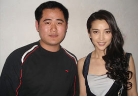 广州恒行5与明星合影